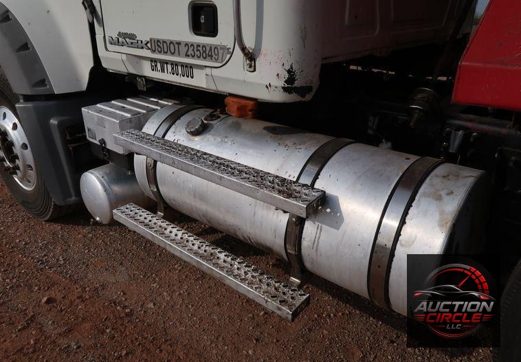 2009 Mack GU713  dump truck
