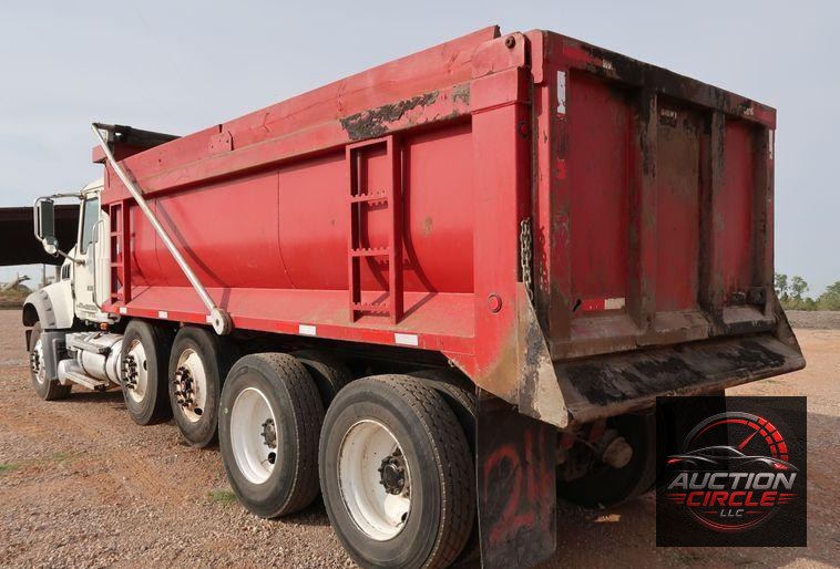 2009 Mack GU713  dump truck