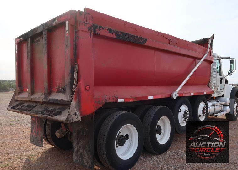 2009 Mack GU713  dump truck