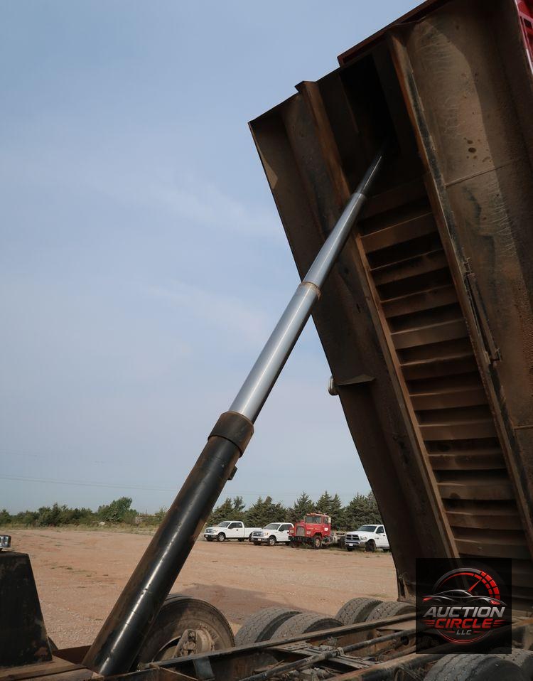 2009 Mack GU713  dump truck