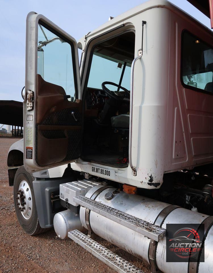 2009 Mack GU713  dump truck