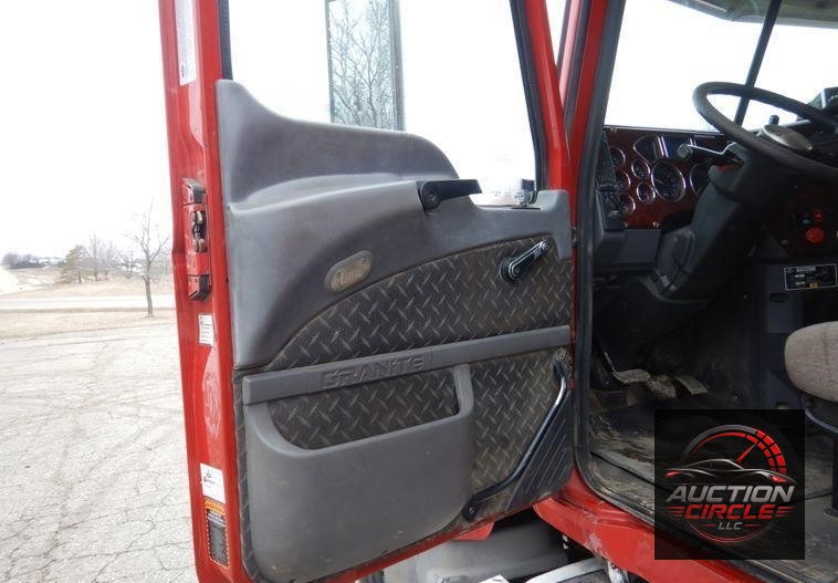 2013 Mack Granite dump truck