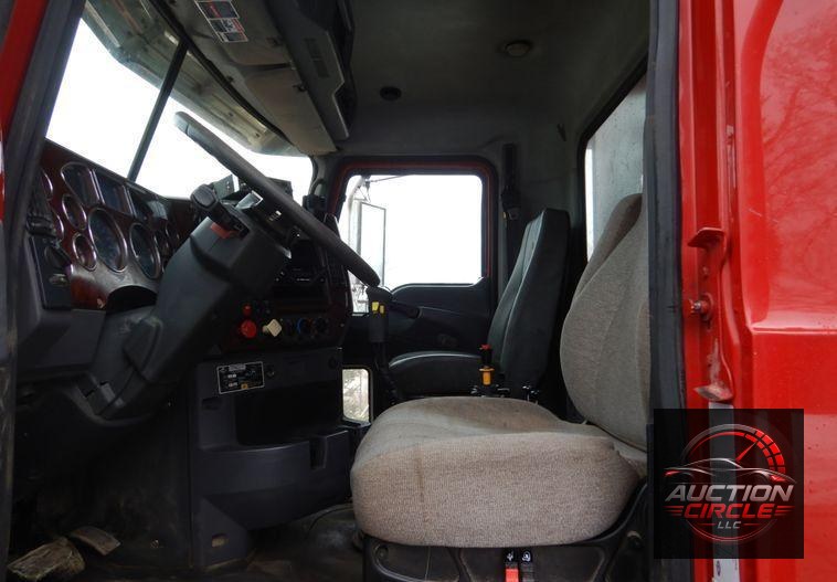 2013 Mack Granite dump truck