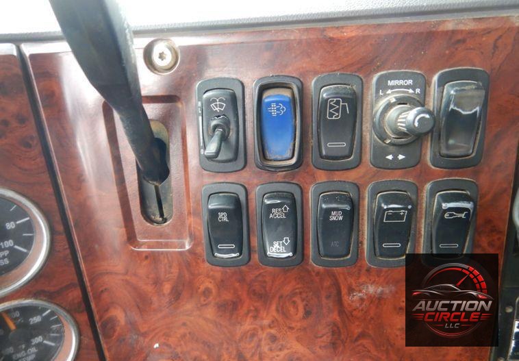 2013 Mack Granite dump truck