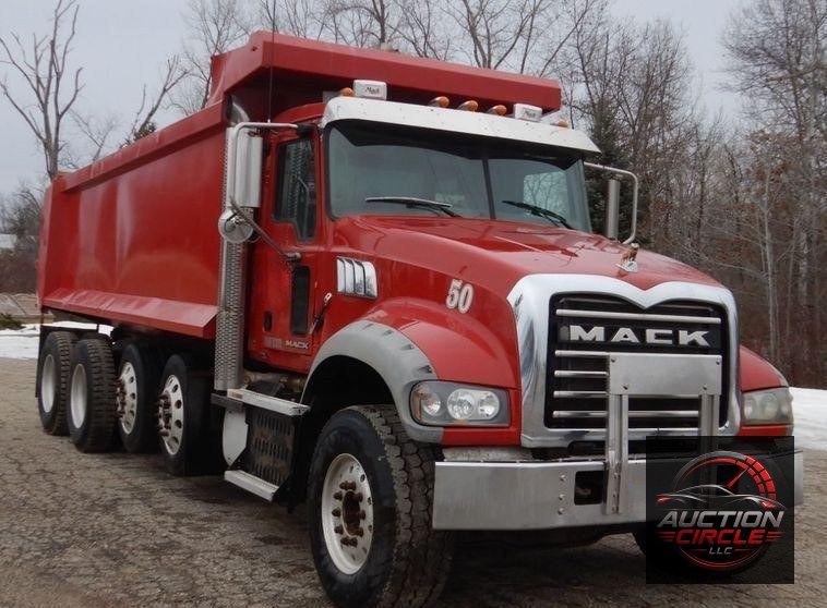 2013 Mack Granite dump truck