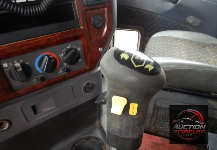 2013 Mack Granite dump truck
