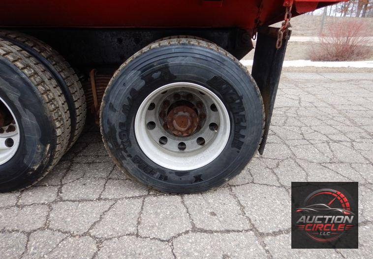 2013 Mack Granite dump truck