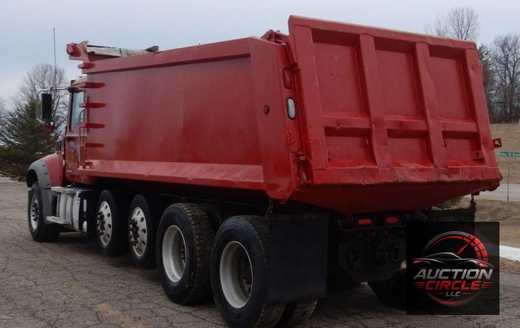 2013 Mack Granite dump truck