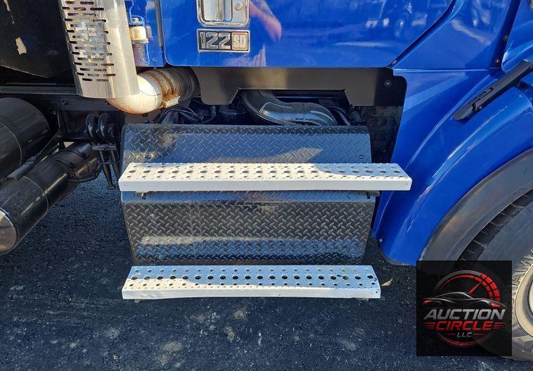 2016 Freightliner Coronado 122SD  dump truck