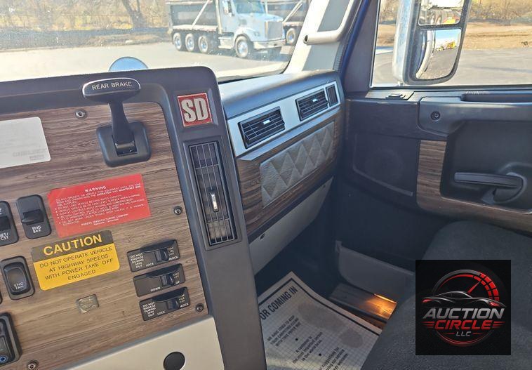 2016 Freightliner Coronado 122SD  dump truck