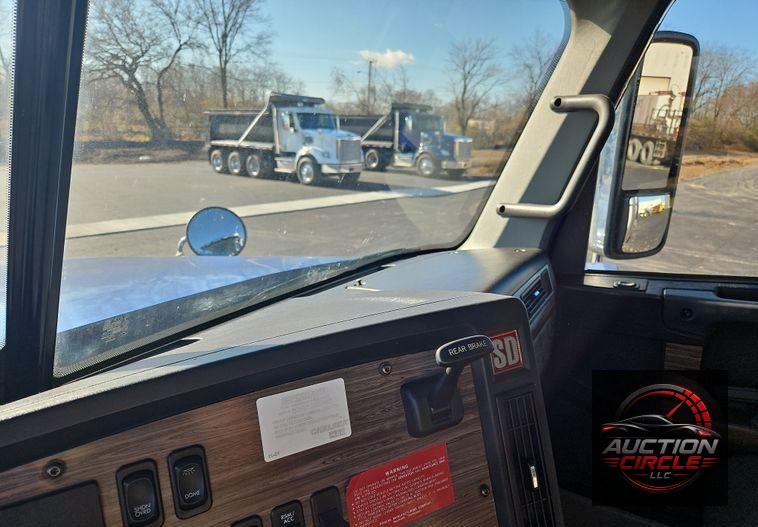 2016 Freightliner Coronado 122SD  dump truck