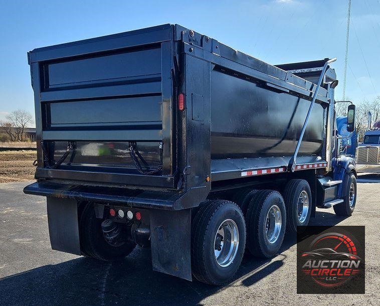 2016 Freightliner Coronado 122SD  dump truck