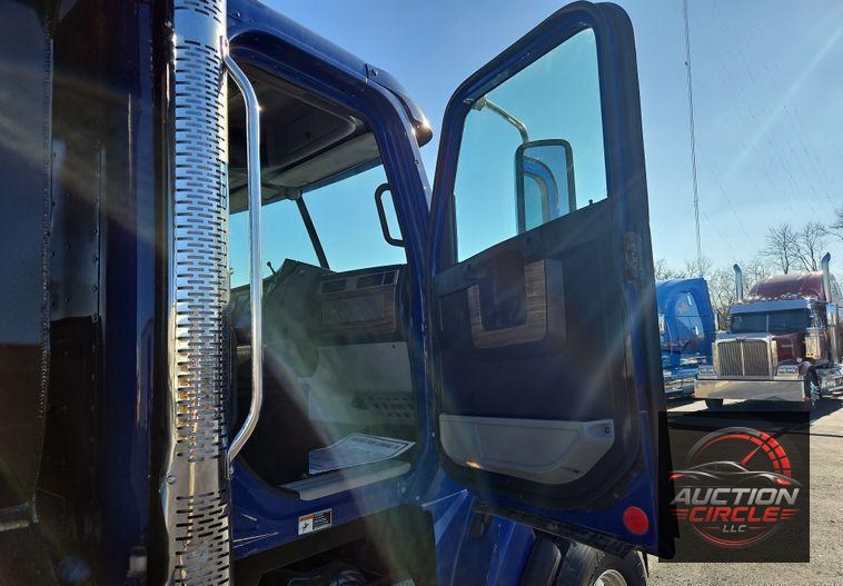 2016 Freightliner Coronado 122SD  dump truck