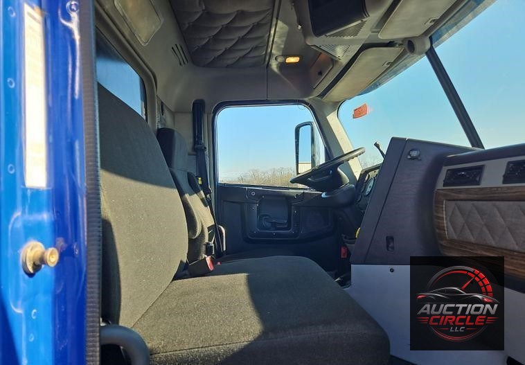 2016 Freightliner Coronado 122SD  dump truck