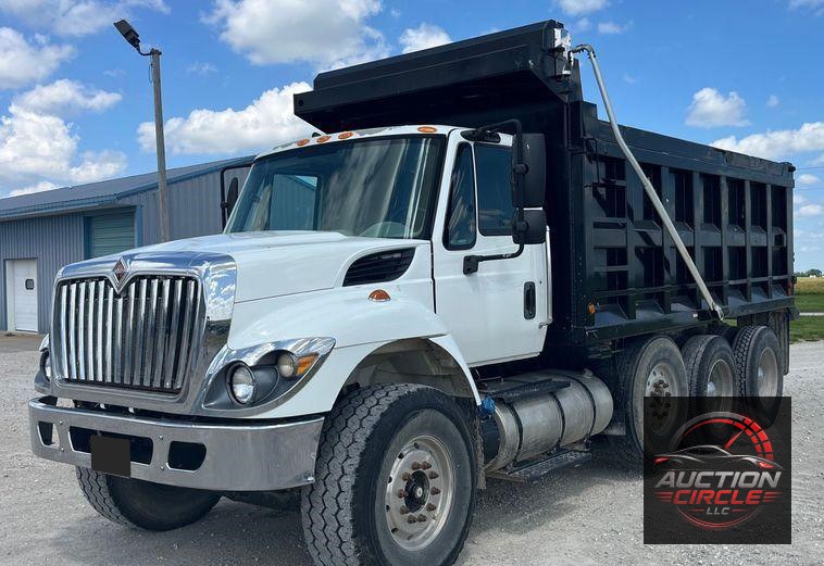 2015 International  7500 SBA dump truck