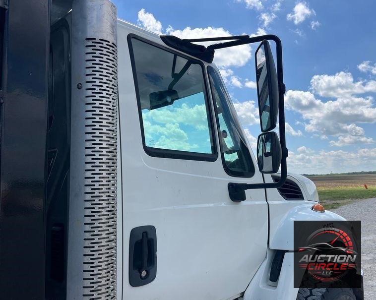 2015 International  7500 SBA dump truck