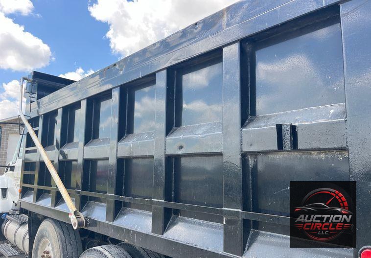 2015 International  7500 SBA dump truck