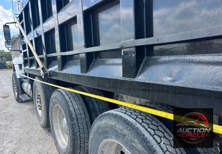 2015 International  7500 SBA dump truck