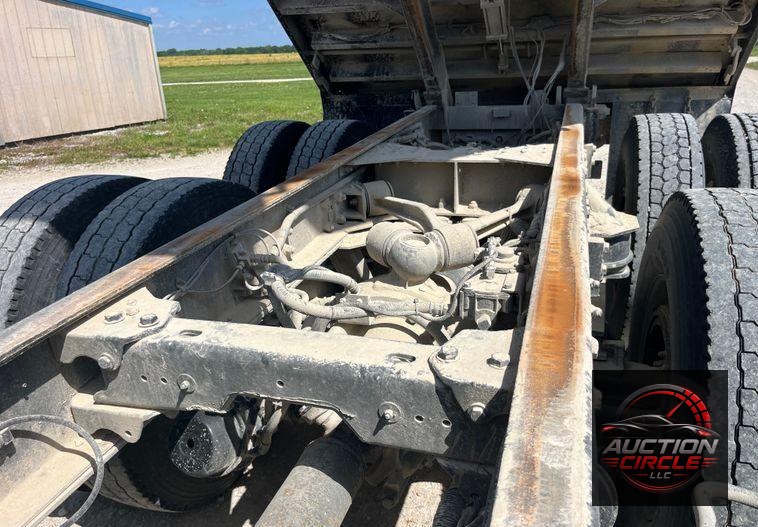 2015 International  7500 SBA dump truck