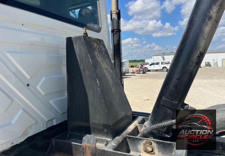 2015 International  7500 SBA dump truck