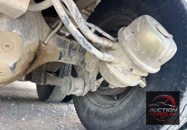 2015 International  7500 SBA dump truck