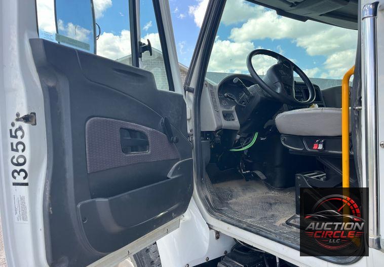 2015 International  7500 SBA dump truck