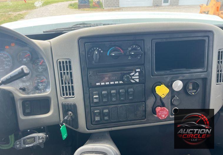 2015 International  7500 SBA dump truck