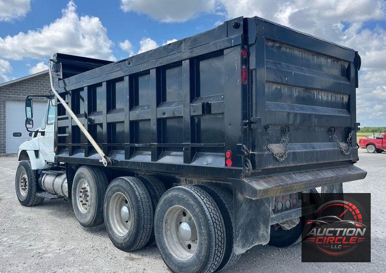 2015 International  7500 SBA dump truck