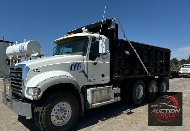 2018 Mack Granite GU713 dump truck