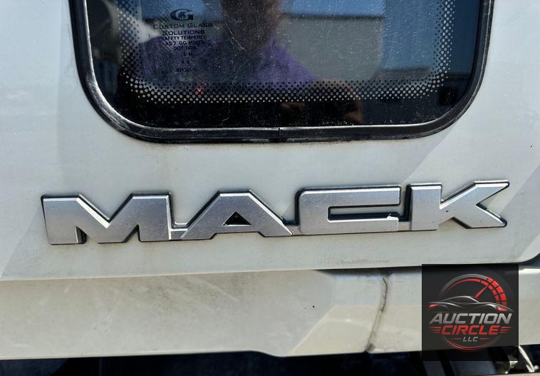 2018 Mack Granite GU713 dump truck