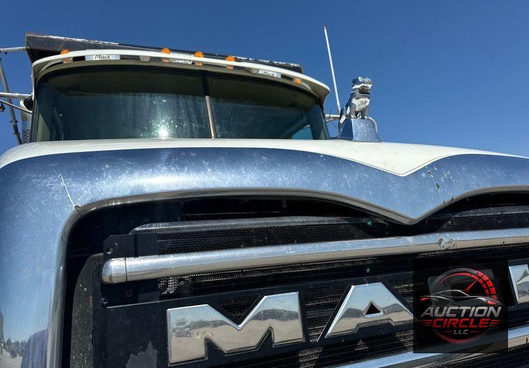 2018 Mack Granite GU713 dump truck