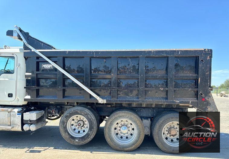 2018 Mack Granite GU713 dump truck