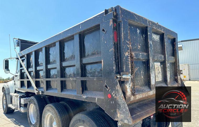 2018 Mack Granite GU713 dump truck