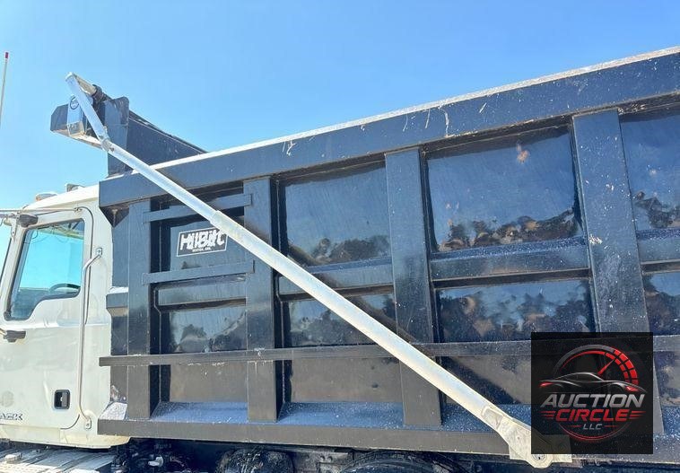 2018 Mack Granite GU713 dump truck