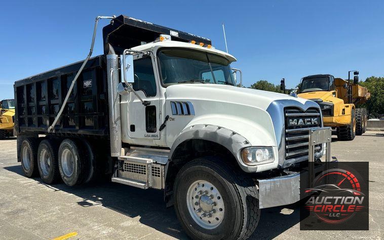 2018 Mack Granite GU713 dump truck