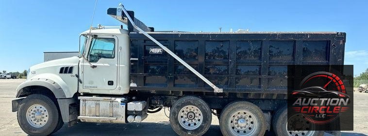 2018 Mack Granite GU713 dump truck