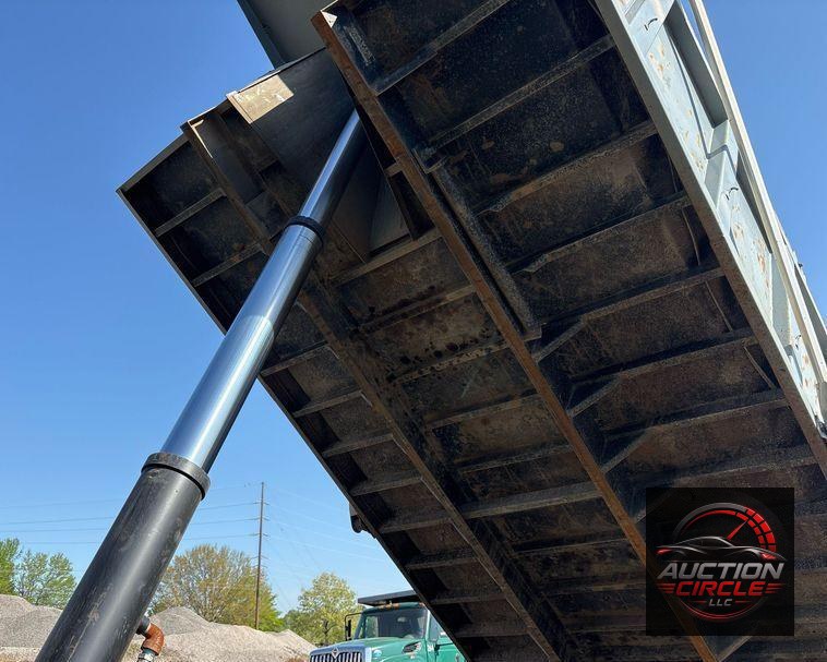 2017 International 7600 dump truck