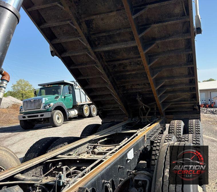 2017 International 7600 dump truck