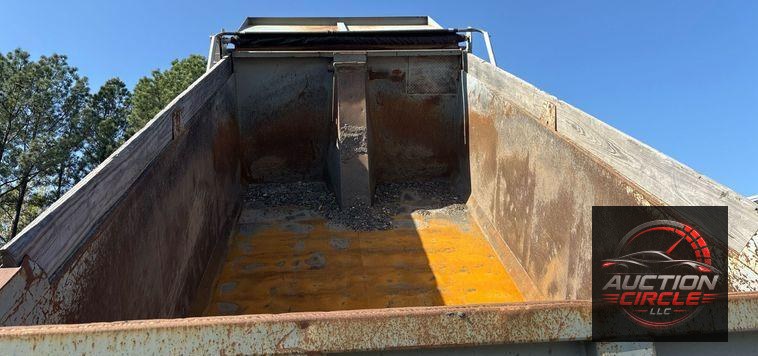 2017 International 7600 dump truck