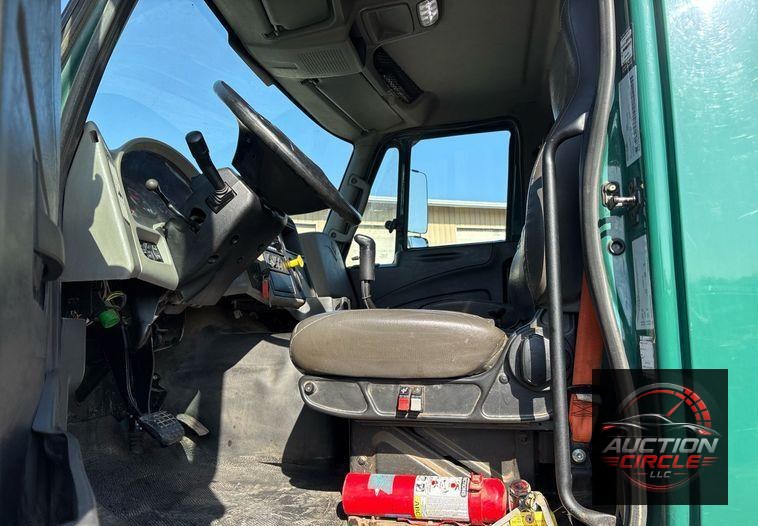 2017 International 7600 dump truck