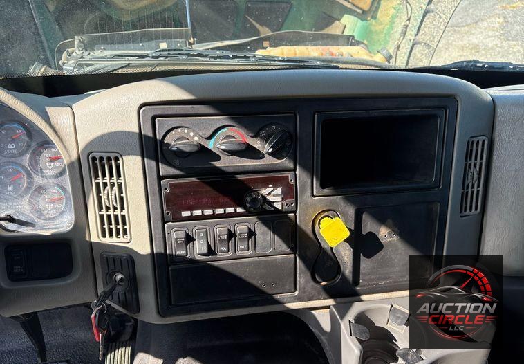 2017 International 7600 dump truck