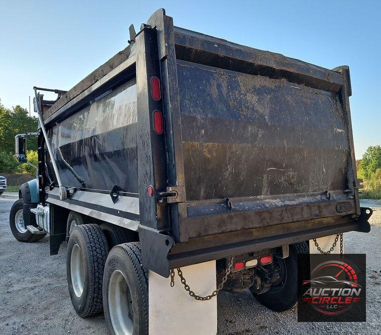 2014 Mack GU713 dump truck