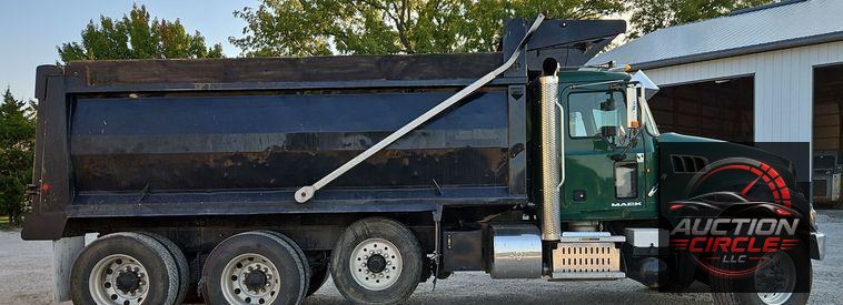 2014 Mack GU713 dump truck
