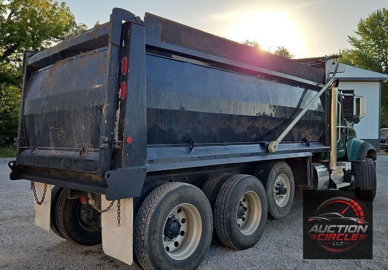2014 Mack GU713 dump truck