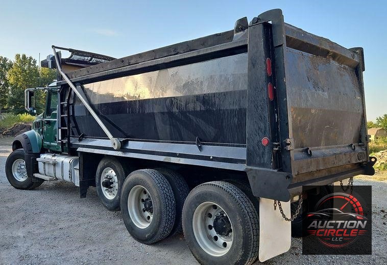 2014 Mack GU713 dump truck