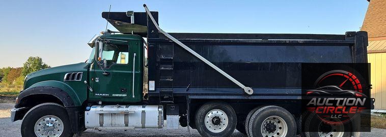 2014 Mack GU713 dump truck