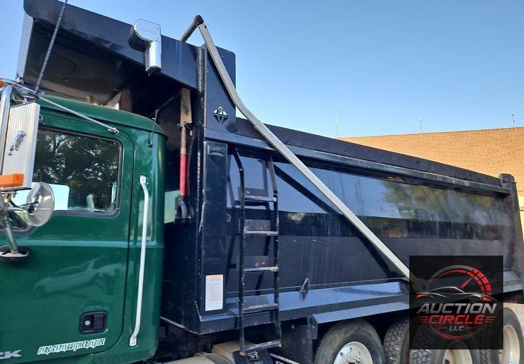2014 Mack GU713 dump truck