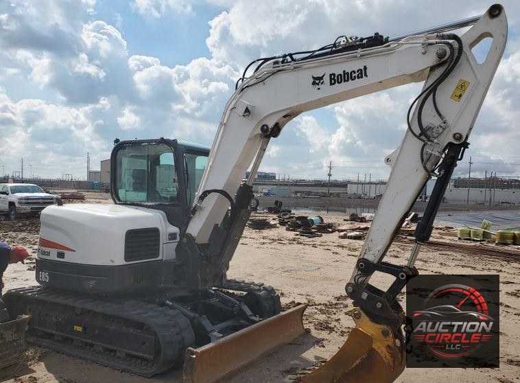 2015 Bobcat E85  mini excavator