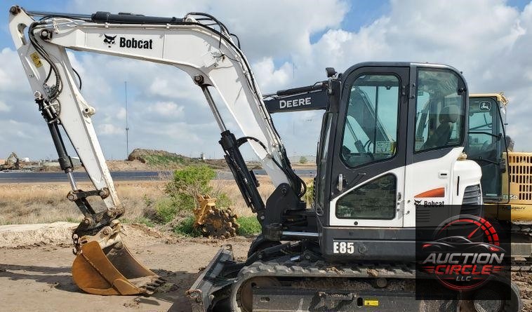2015 Bobcat E85  mini excavator
