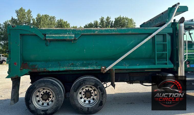 2018 Mack GU713 dump truck